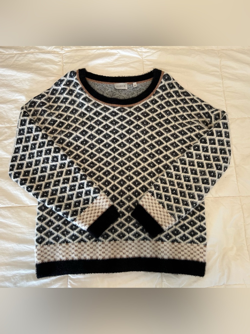 Cyrus Fuzzy Geometric Diamond Sweater Black Cream Tan Size M